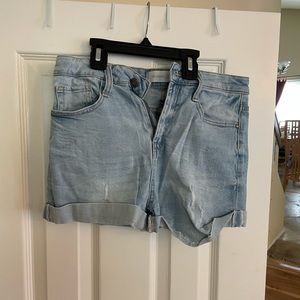 Girl’s Light Wash blue denim shorts with cuff